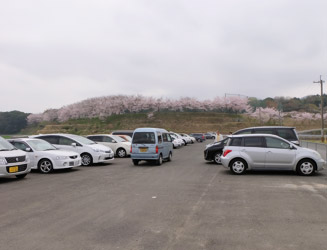指定の駐車場はみやこ町勝山運動公園の駐車場