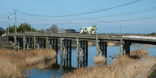佐井川の河口近くに架かる佐井川橋