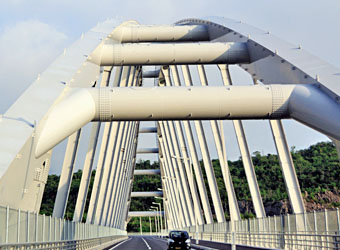 九州では最大のバランスドアーチ橋（全国でも２番目の長さ）