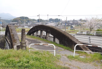 荷馬車が通れる橋なので通称「馬橋」と呼ばれていた