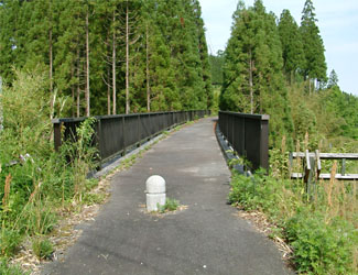 北里（きたざと）橋梁には柵が新しく造られている