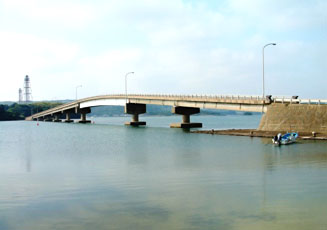 青島大橋は橋長 315mで壱岐島で一番長い橋