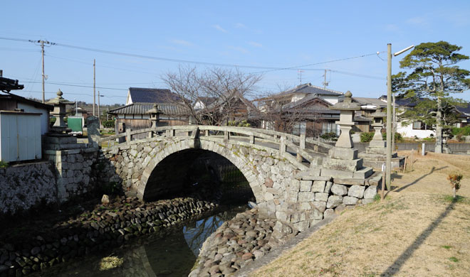 香々地別宮八幡社の参道に架かる潮観橋（しおみばし）国東半島では数少ない石橋の一つ