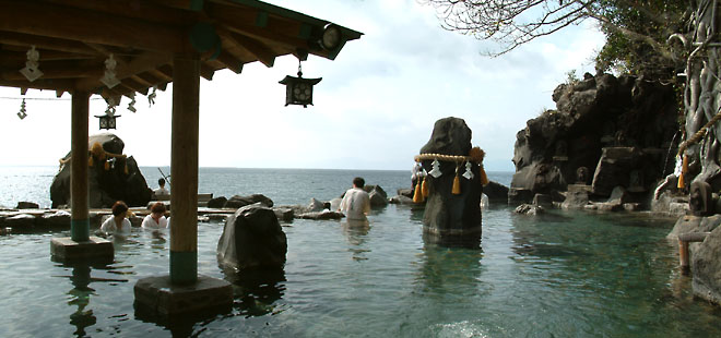 古里温泉にある人気の露天風呂「龍神露天風呂」