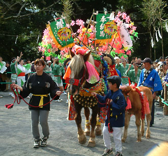 鹿児島神宮の初午祭の「鈴かけ馬」