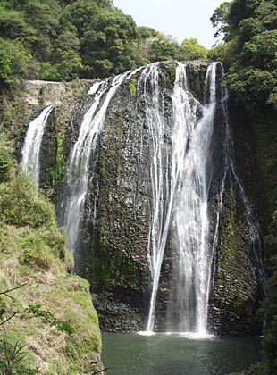 龍門滝は日本の滝百選に選ばれた名爆