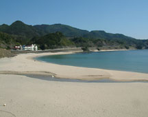 志布志町にあるダグリ岬海水浴場