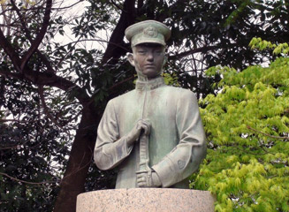 松尾敬宇胸像（1942年5月31日豪州のシドニー湾に特殊潜航艇で潜航突撃で戦死）