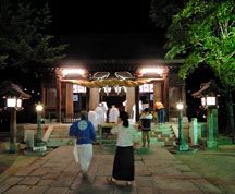 「山鹿灯籠」が奉納される山鹿大宮神社
