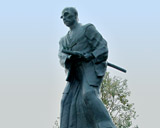 剣豪丸目蔵人佐の像