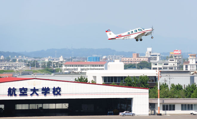 国土交通省所管の独立行政法人 航空大学校の練習機 JA4160