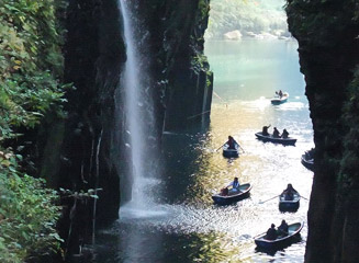 真名井の滝（まないのたき）は日本の滝百選の一つ
