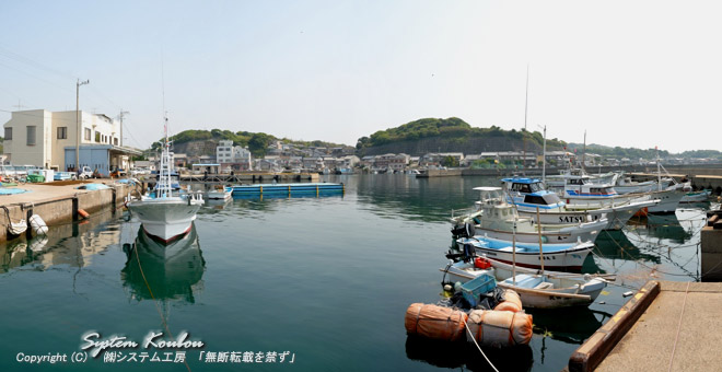漁船が多く係留されている印通寺港（東の港）