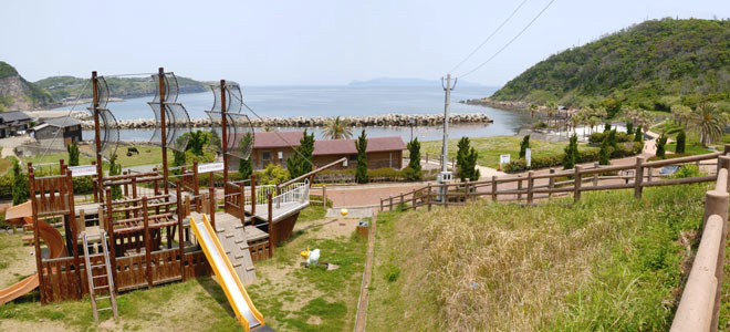 御崎浦海浜公園は水遊びをするには良い場所です