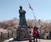 風頭公園にある坂本龍馬の銅像