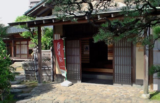 長崎ぶらぶら節では「遊びに行くなら花月か中の茶屋」と歌われている
