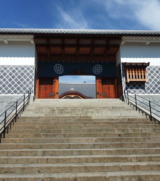 長崎歴史文化博物館の奉行所門