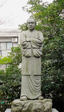 祓戸神社　福沢諭吉の像