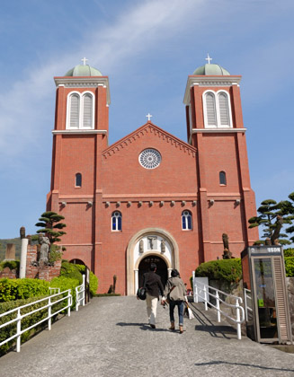 所属信徒数は約7千人で、建物・信徒数とも日本最大のカトリック教会