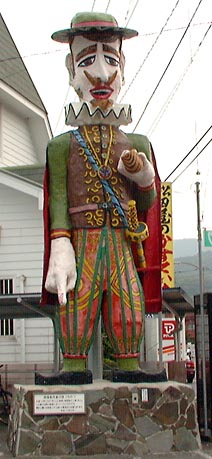 口之津駅前の南蛮人の像