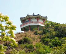 鰐浦地区の北側の山の上には韓国展望所があります