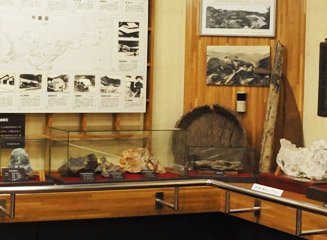 鯛生金山の歴史資料の展示などある金山資料館もある