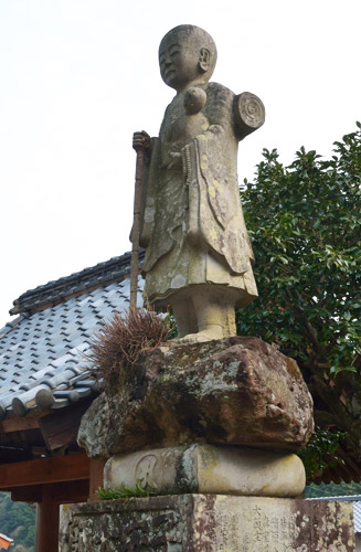 天台宗の寺なのに子安大師の像がある