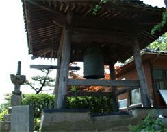 圓寿寺の鐘楼