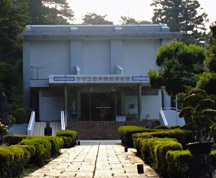 ヤマコ臼杵美術博物館（江戸時代の臼杵藩主、稲葉家の調度品、臼杵市郷土の歴史に関連した物品を展示している） 平成29年3月31日を以て閉館。