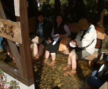 深耶馬溪にある仙景望の足湯（入浴料１００円…タオル付き）