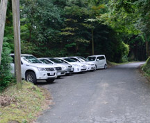 諏訪神社そばに５台くらい駐車できる