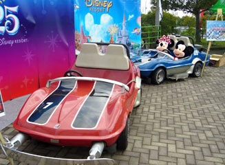 東京ディズニーリゾート25周年記念のディズニー車両