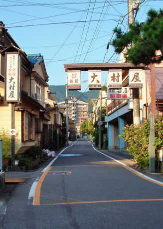 九州でも有数の温泉地で歓楽街