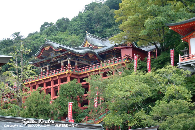 祐徳稲荷神社は京都の清水寺そっくりの舞台造りの神社