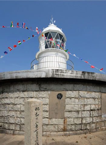 日本最古級の洋式灯台である六連島灯台