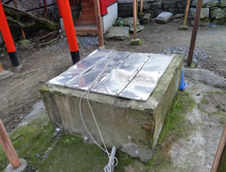 若宮神社の境内にある通信使も利用した井戸