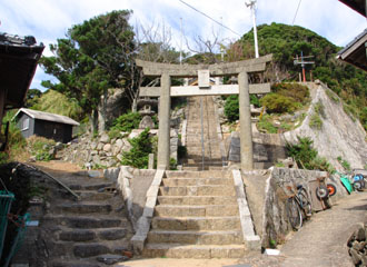 高台にある「姫島神社」