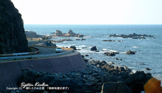 志賀島東海岸は岩場の海岸であり、釣りをしている姿も見かける