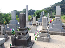 島の墓地　※大化、寛政、文政などの年号がある