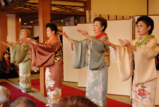 藤間勘勢社中による「十日えびすの踊」
