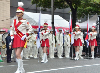 福岡県警察音楽隊のカラーガード隊