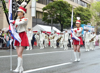 福岡県警察音楽隊のカラーガード隊
