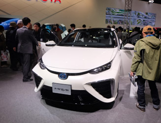 TOYOTA（トヨタ）の 燃料電池自動車 MRAI（ミライ）