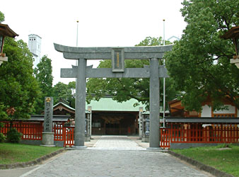 東公園に隣接してある十日恵比須神社