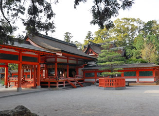 本殿は香椎造りといわれている日本唯一の建築