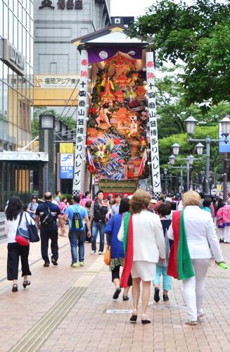 博多山笠の飾り山も６月２４日から始まった