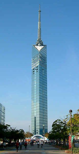 百道浜のシンボルタワーである福岡タワー