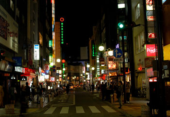 福岡随一の歓楽街が大賑わい