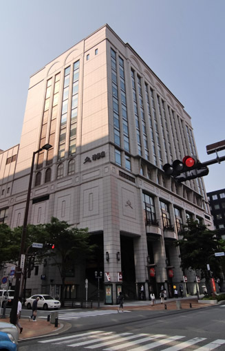 博多座は福岡の演劇専用劇場で博多座・西銀ビルの2階から6階にある