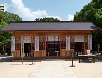 2010年の式年遷宮のために社殿の前にできた仮殿（2009年完成）